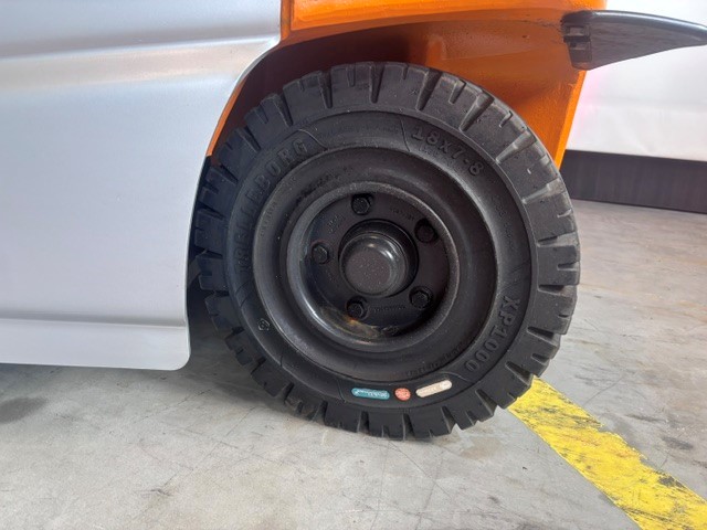 Still RX60-25 | Heftruck - Achterband nr 2021 - 100781-2021