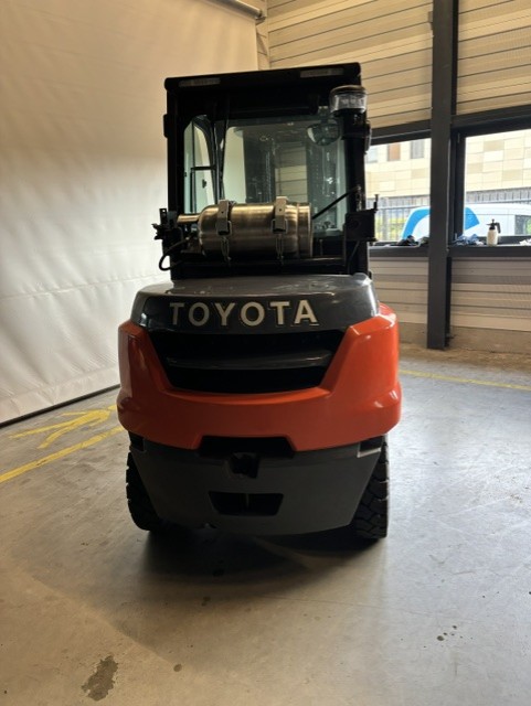 Toyota 8FG45N - Achterzijde nr 2044 - 45810-2044