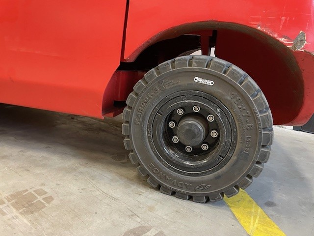 EP EFL353-B | Heftruck - Banden achter nr 1310 - 1001054