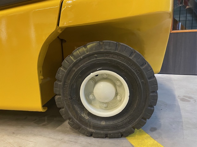 Yale ERP35VL | Heftruck - Banden achter nr 826 - 100894-826