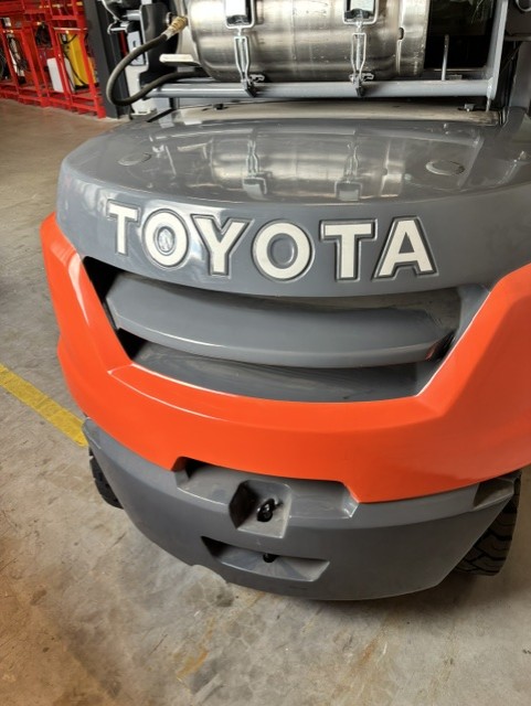 Toyota 8FG45N - Contragewicht nr 2044 - 45810-2044