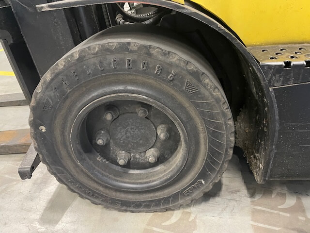 Hyster J3.0XN | Heftruck - Hyster j30xn banden voor nr 1328 - 100360-1328