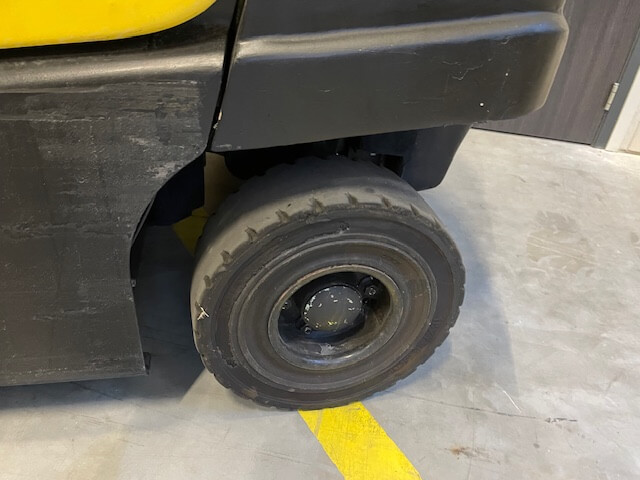 Hyster J3.5XN | Heftruck - Hyster j35xn banden achter nr 1230 1231 1234 - 100362-1230