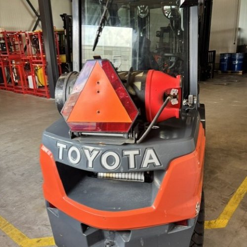 Toyota Tonero 02-8FGJF35 - Achterzijde nr 2046 - 45809-2046