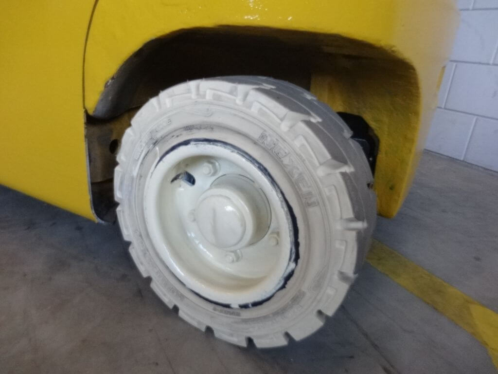 Yale ERP20VF | Heftruck - Yale erp20vf achterband nr 1080 - 100914-1080