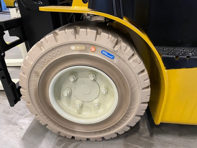 Yale ERP25VL | Heftruck - Yale erp25vl banden voor nr 1379 1 - 100920-1409