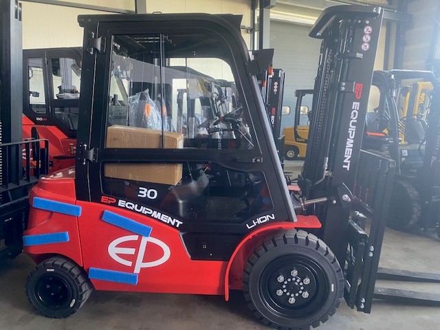 EFL303-B met cabine | Heftruck - Zijkant nr 1715 - 1001304-1715