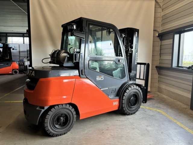 Toyota 8FG45N - Zijkant nr 2044 - 45810-2044